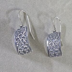 Retired Silpada Any Time Any Place Sterling Scrolling Hearts Drop Earrings W1517